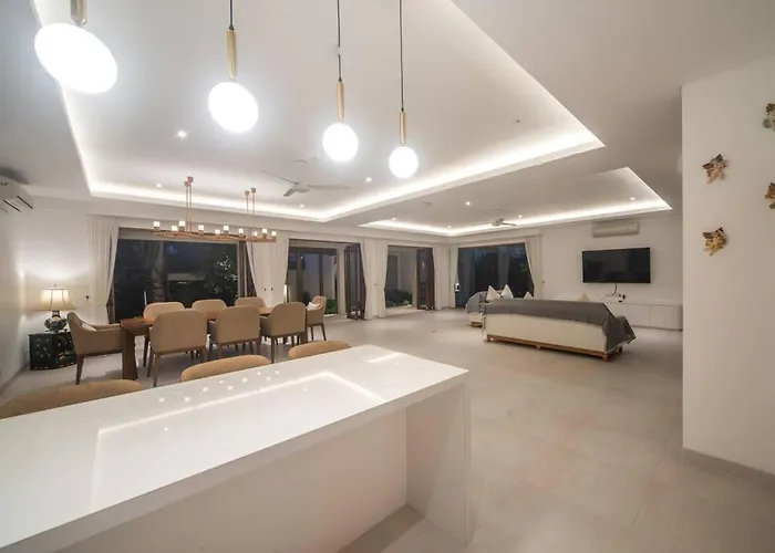 Luxury Bella Vista Villa